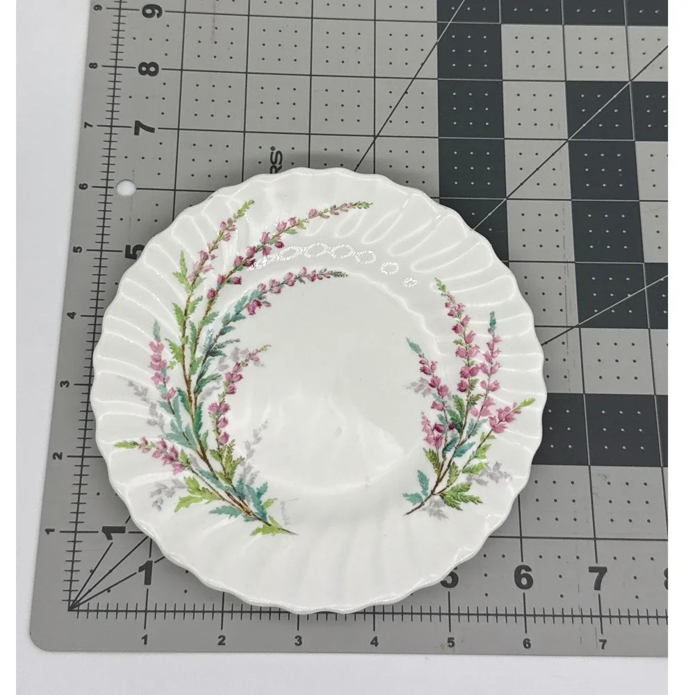 Royal Doulton Bell Heather H4828 Bone China Scalloped Bread Plate 6in Made in UK